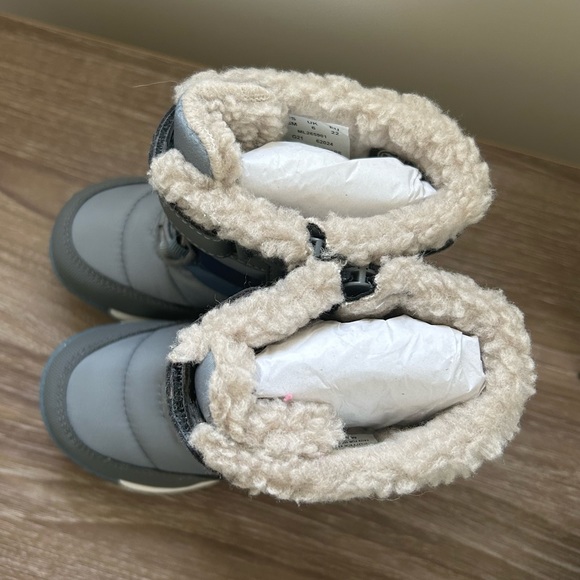 NWOB Merrell Kid's Alpine Puffer Waterproof Jr. Snow Boot, little kids size 6 - Picture 4 of 6